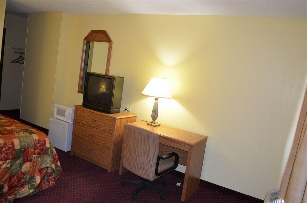 Travelodge Inn & Suites By Wyndham Muscatine Екстер'єр фото