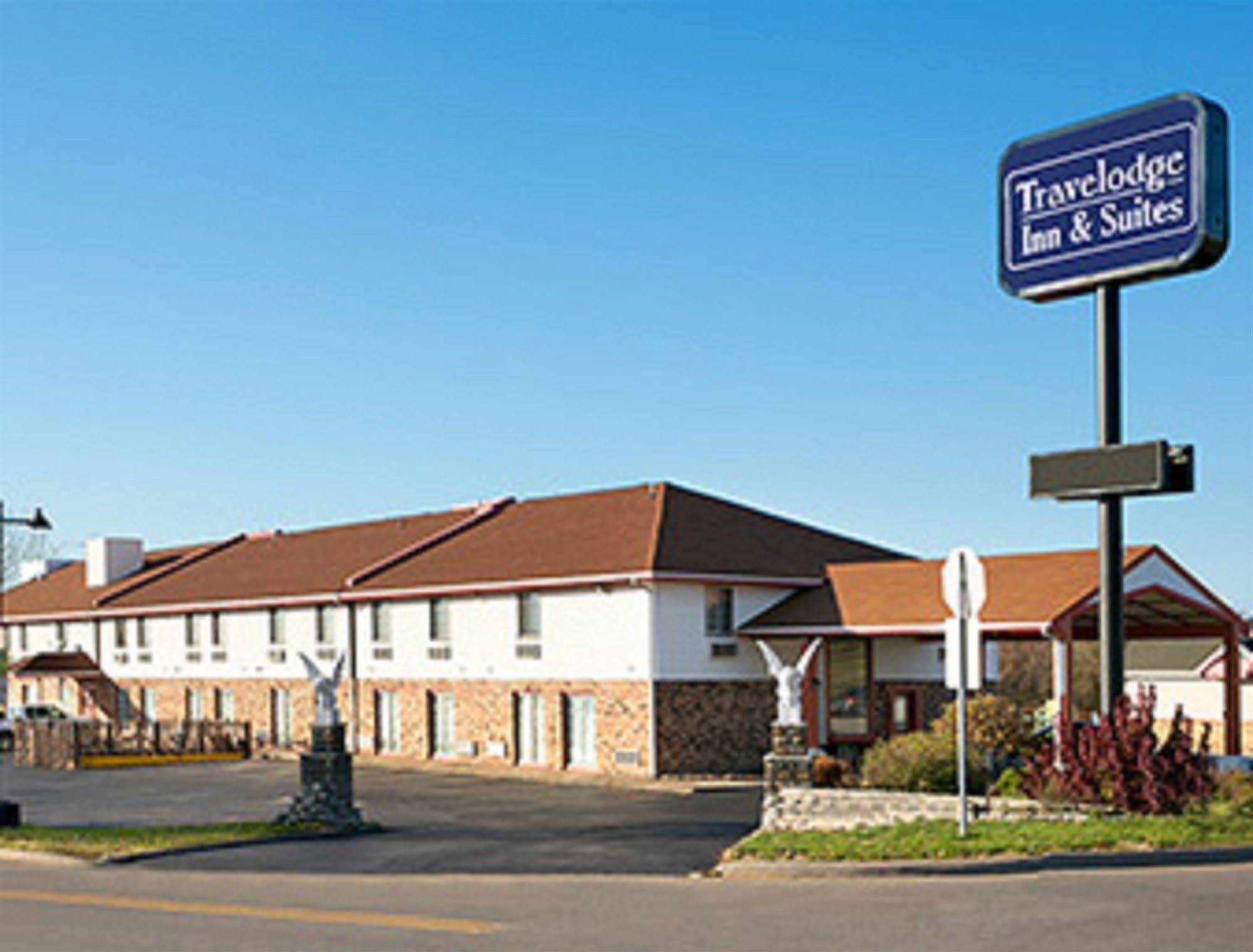 Travelodge Inn & Suites By Wyndham Muscatine Екстер'єр фото
